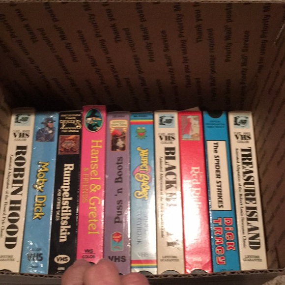 Vintage set of 10 children’s videos - Picture 3 of 3